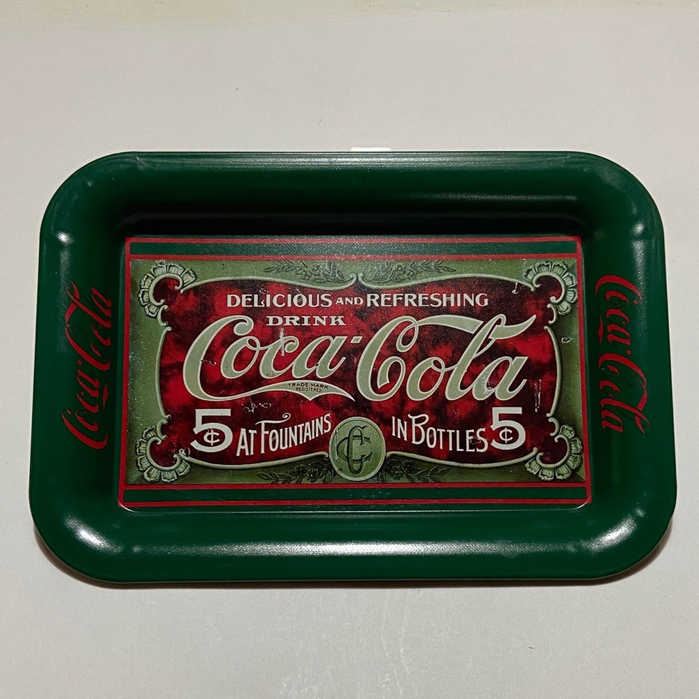 🎉 FINAL PRICE 🎉 1989 Green Coca-Cola Coke Brand Metal Tray Advertisement